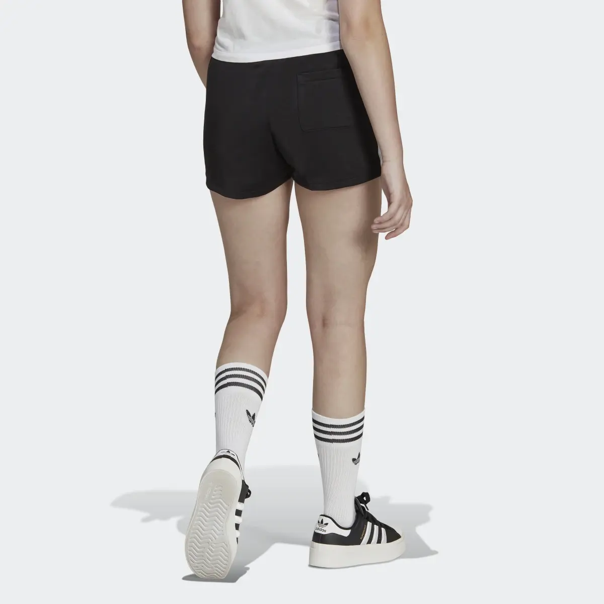 Adidas Short 3-Stripes. 2