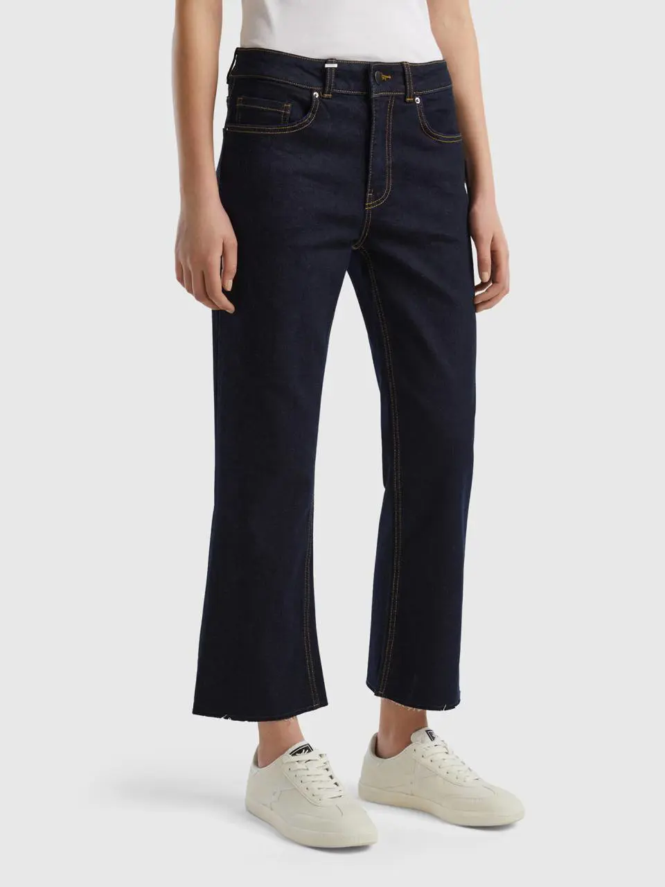 Benetton cropped jeans in recycled cotton. 1