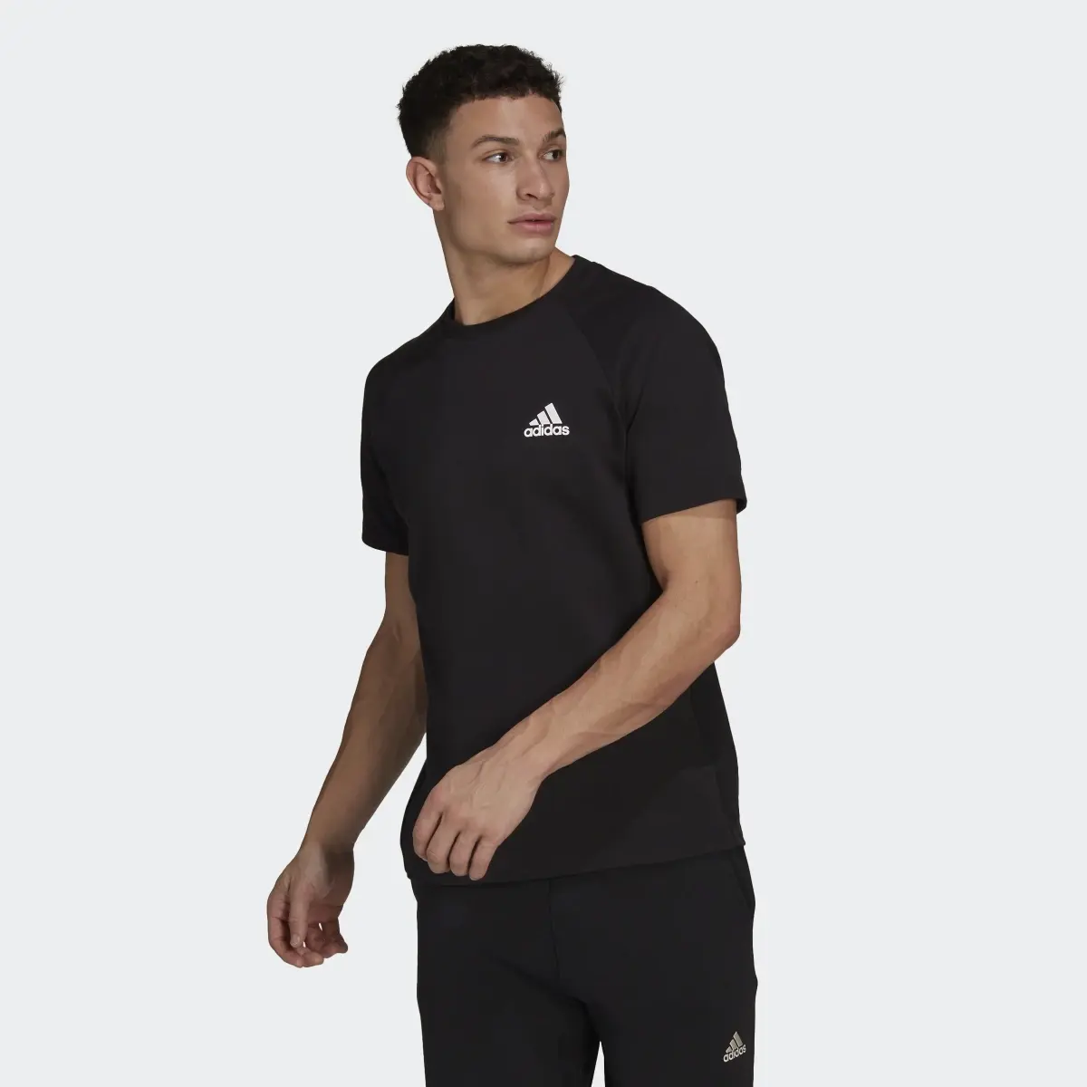 Adidas Playera Designed For Gameday. 2