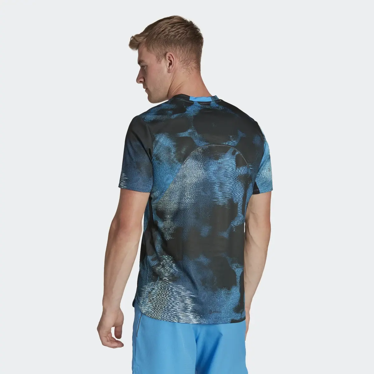 Adidas Playera de Entrenamiento D4T HIIT Estampada. 3