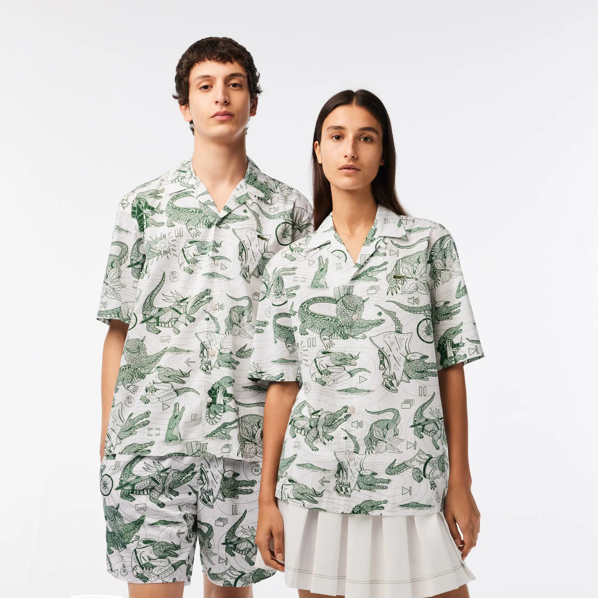 Lacoste Unisex LACOSTE x Netflix Hemd mit Aufdruck. 1