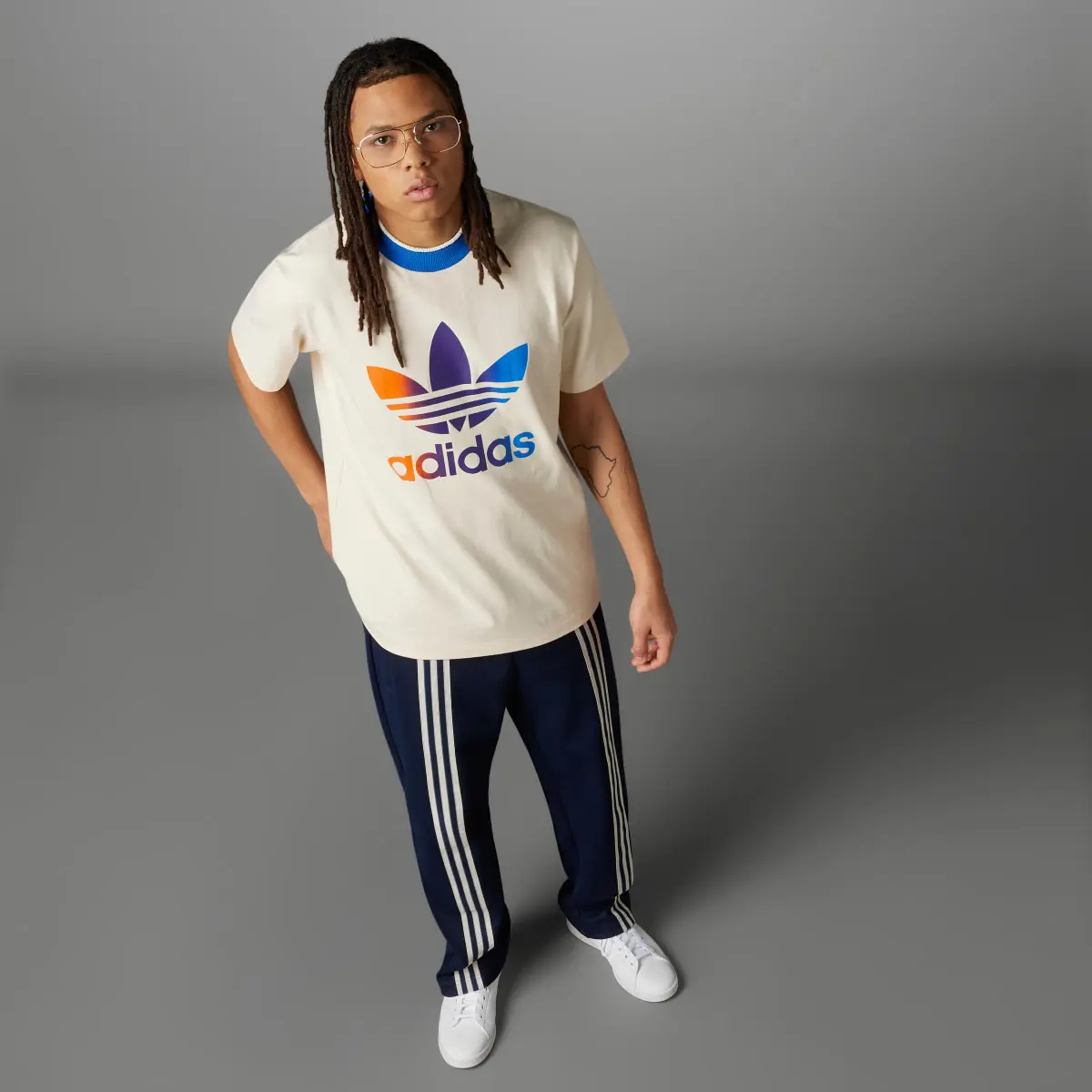 Adidas Adicolor 70s Premium Trefoil Tee. 3