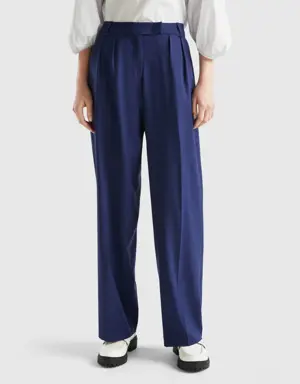 flowy trousers with double crease