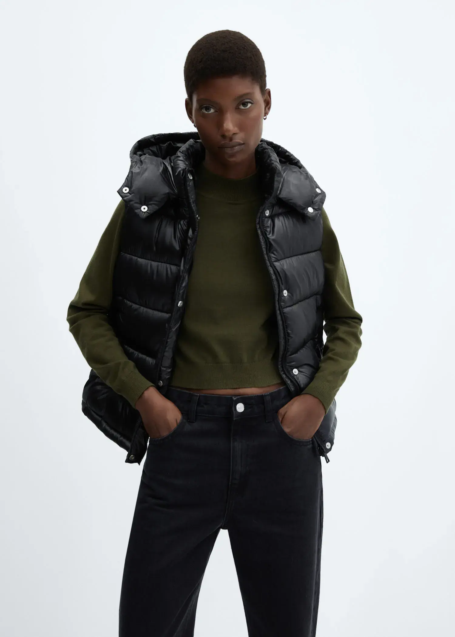 Mango Water-repellent quilted gilet with hood. 1