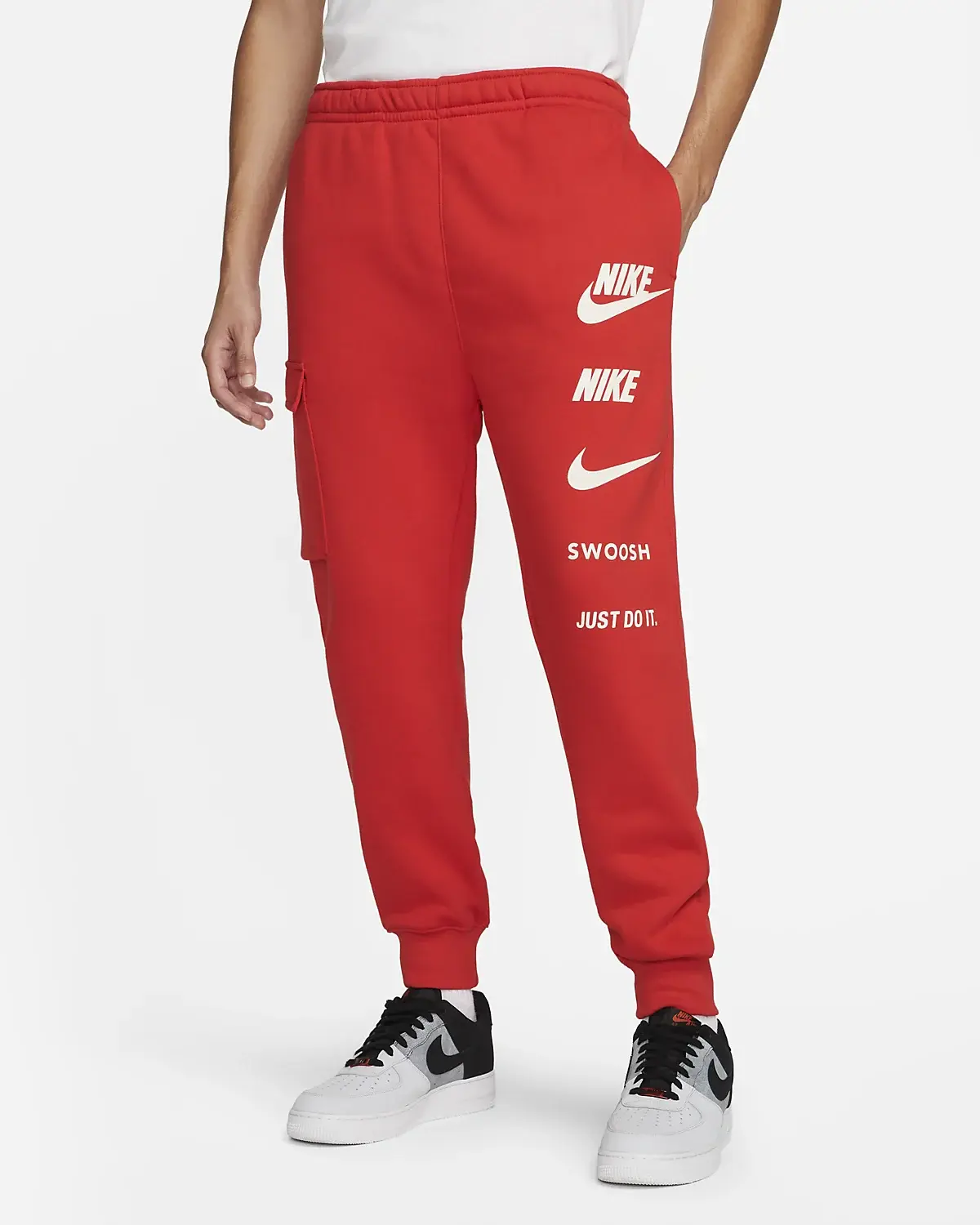 Nike Sportswear Standard Issue. 1