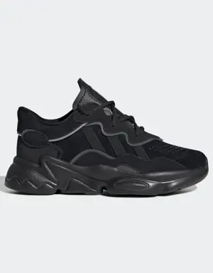 Adidas OZWEEGO Shoes. 2 Adidas OZWEEGO Shoes. 2