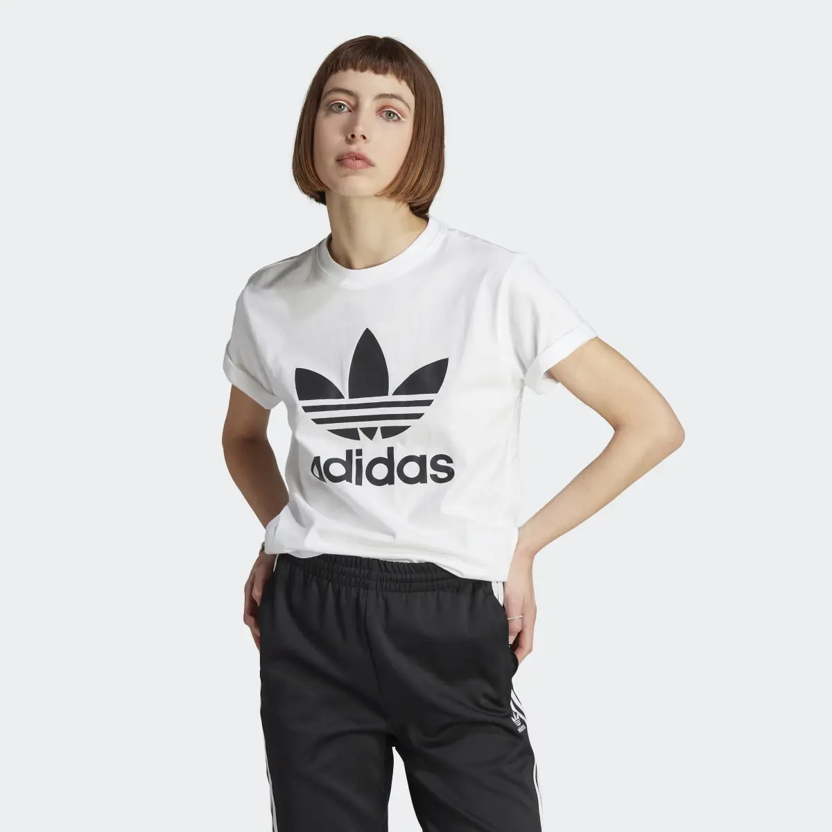 Adidas Adicolor Classics Trefoil Tee. 2