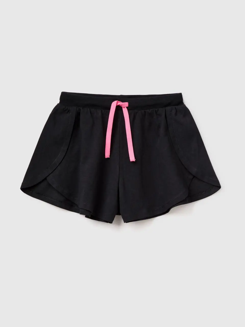 Benetton sporty shorts with slits. 1
