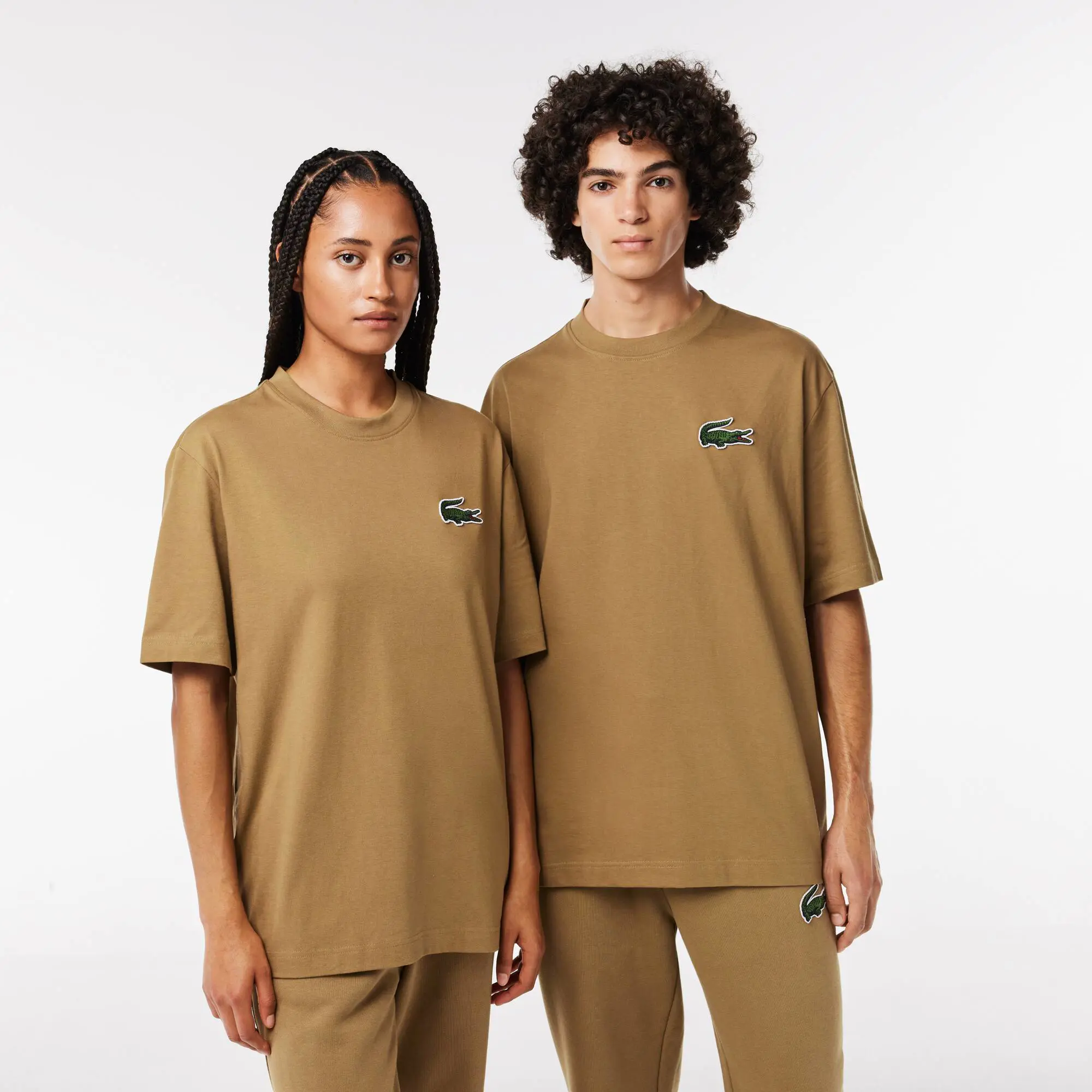Lacoste T-shirt unisex in cotone biologico loose fit con coccodrillo grande. 1 Lacoste T-shirt unisex in cotone biologico loose fit con coccodrillo grande. 1