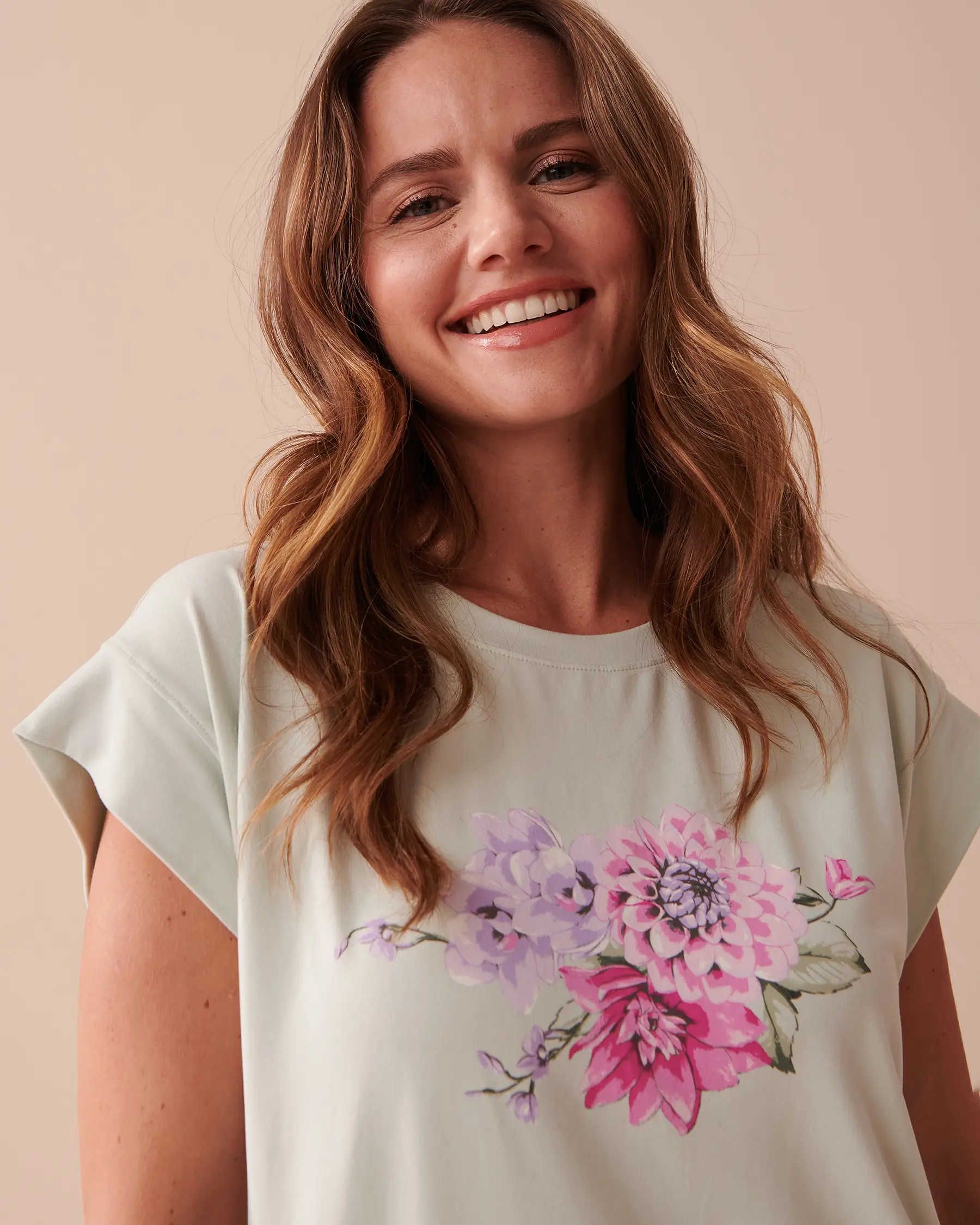 La Vie en Rose Floral Super Soft Crew Neck T-shirt. 3