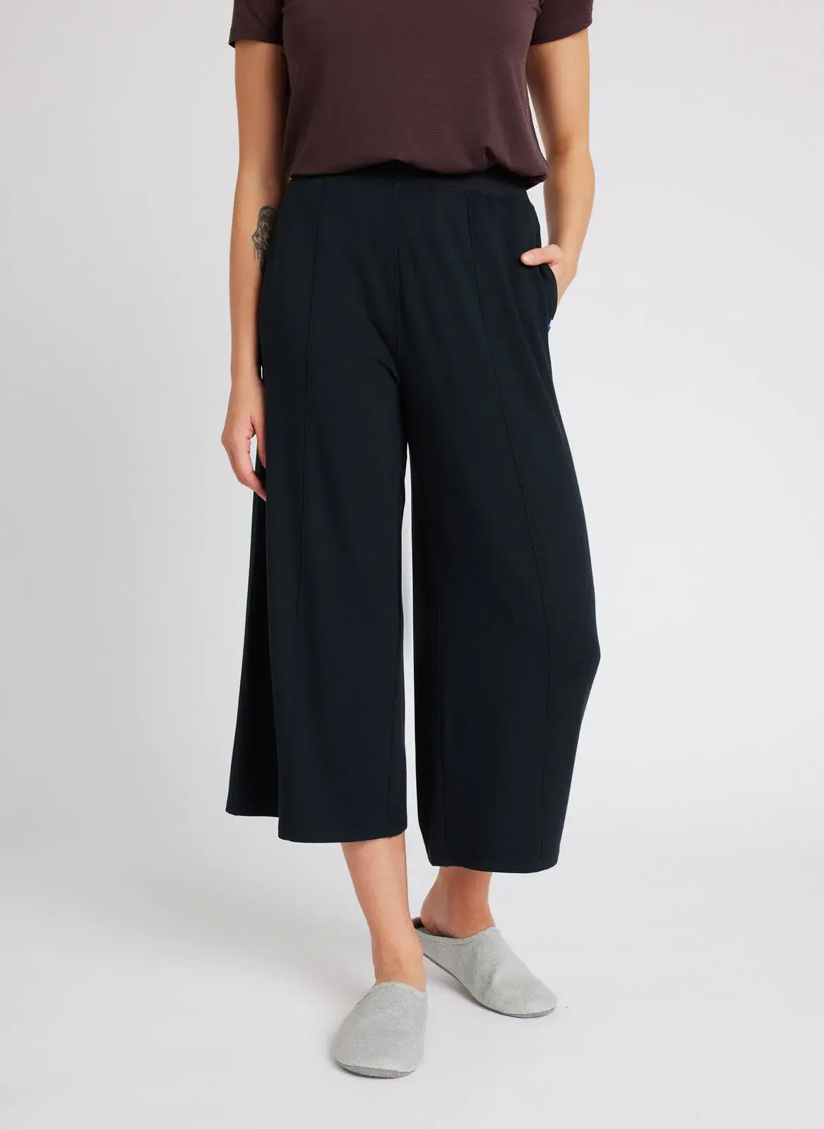 Kit And Ace Brushed Lounge Cropped Pants. 1